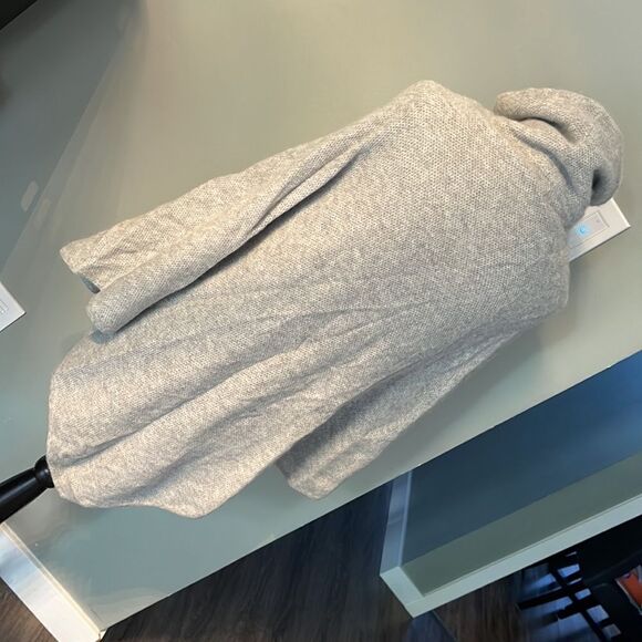 PLY Cashmere NEW Shawl - Picture 2 of 3